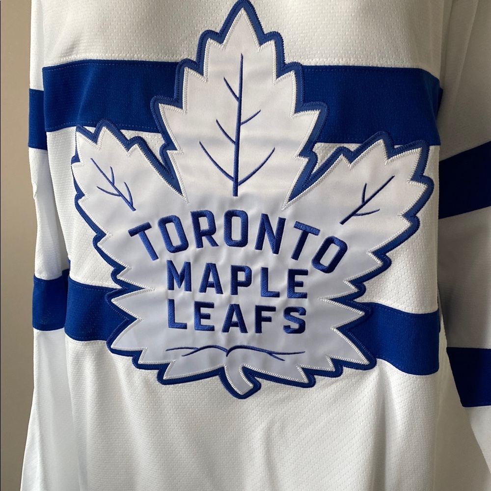 Vintage Toronto Maple Leafs Hockey Jersey - Picture 7 of 11
